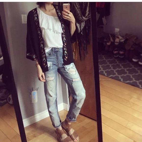 AE vintage hi-rise rip jeans